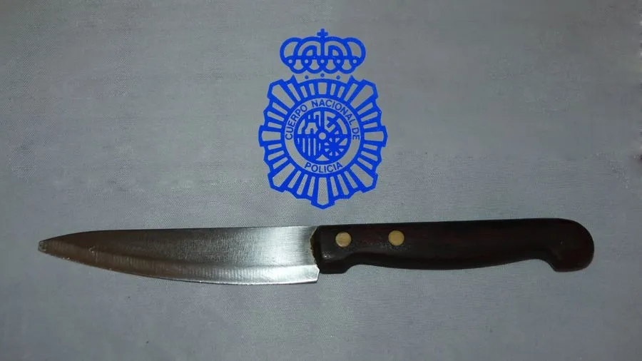 Cuchillo que llevaba el agresor