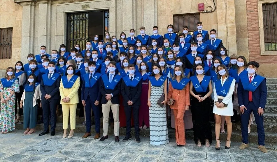 Los alumnos de 2º de Bachillerato del colegio Maristas celebran su graduación - CM