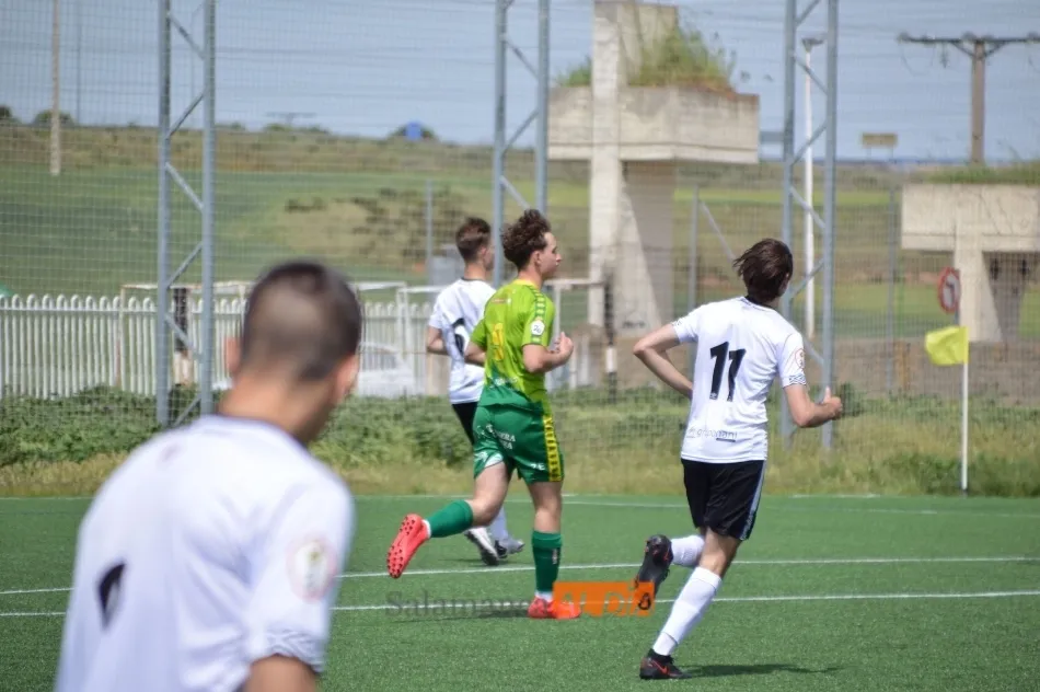 Un momento del derbi celebrado en el Tori / Guillermo García