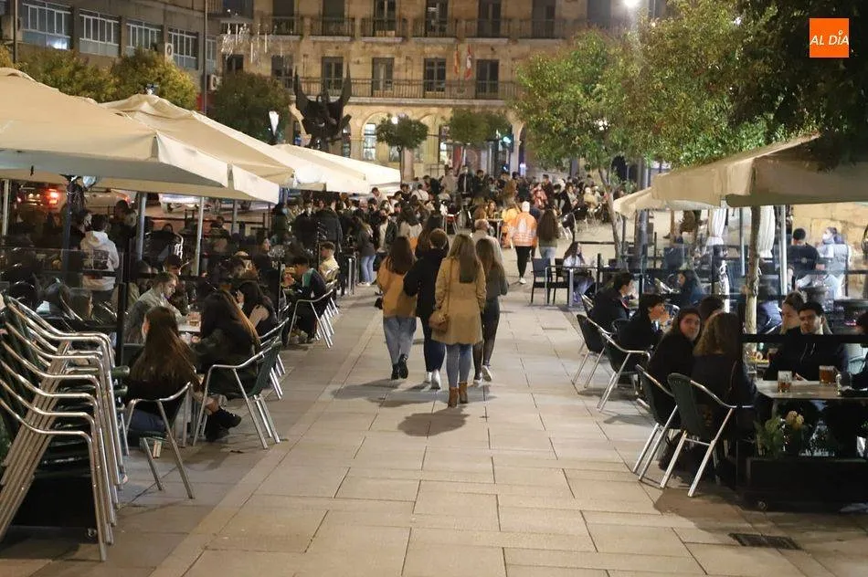 La hostelería podrá cerrar a las 00:00 horas a partir de hoy