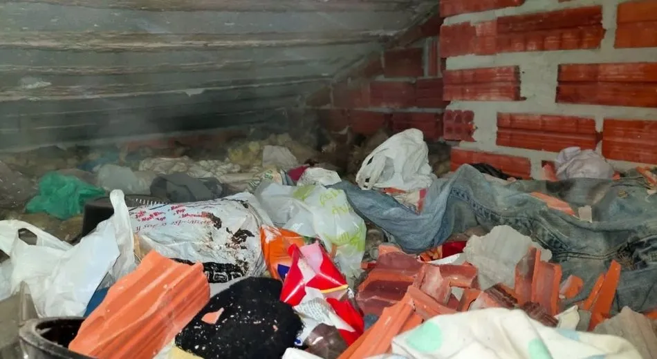 Zulo donde se escondías cuatro chicas. - POLICÍA LOCAL