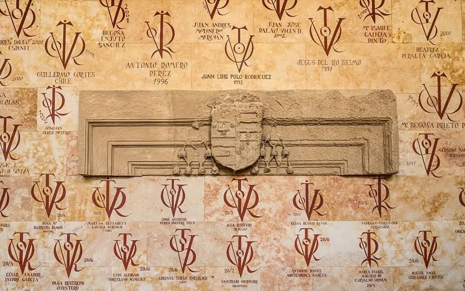 Vítores en la Facultad de Geografía e Historia de la USAL. Foto USAL