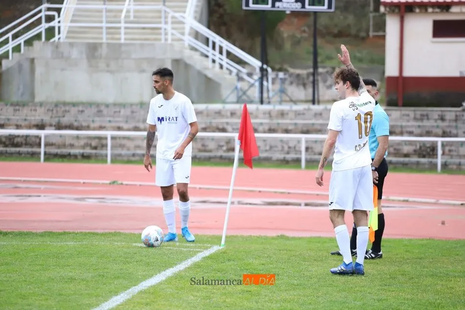 El Ribert, en un balón parado