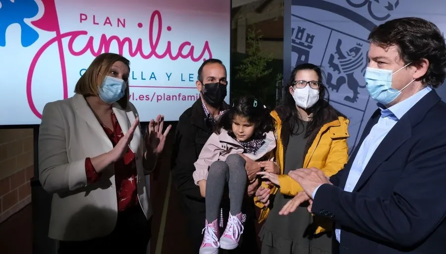 Alfonso Fernández Mañueco, en la presentación del Plan Familias en Ávila. Foto JCYL