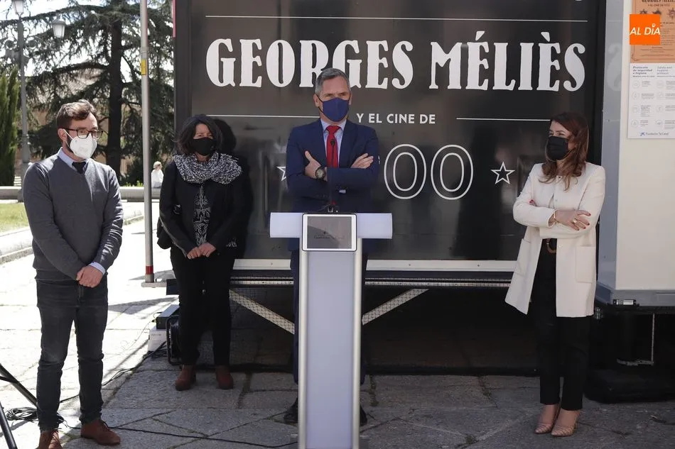Inauguración de la muestra Empieza el espectáculo. Georges Méliès y el cine de 1900, en la plaza de Anaya
