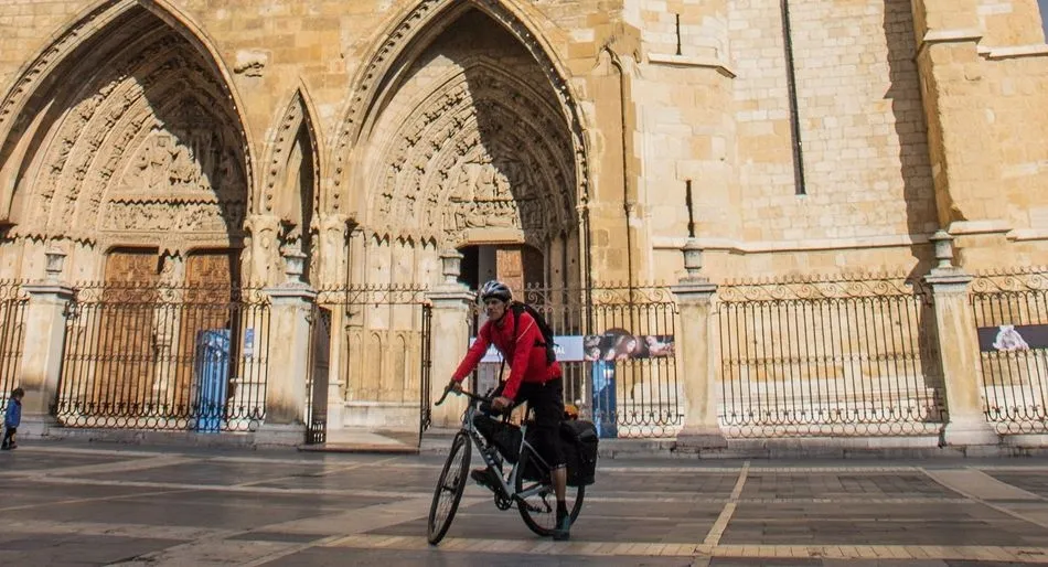 Las 9 grandes rutas para recorrer Castilla y León en bicicleta 