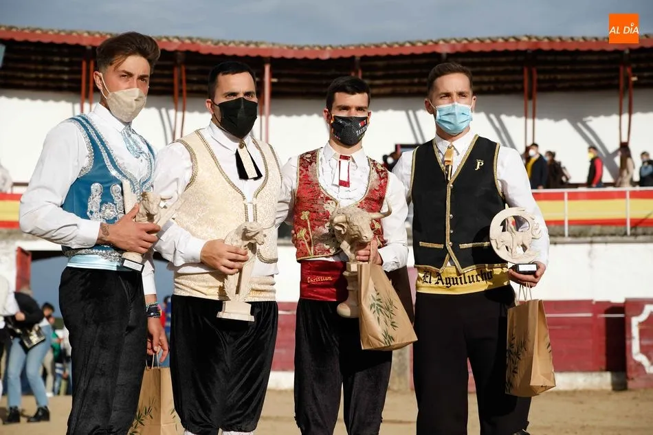 Los cuatro finalistas en el Concurso de Recortes Goyesco de Ledesma - Fotos: Miguel Hernández