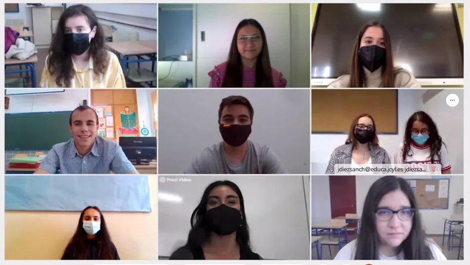 Los diez finalistas de la XII Olimpiada Financiera, concurso que contó inicialmente con casi 1.050 inscritos, han presentado ante el jurado las conclusiones de sus trabajos