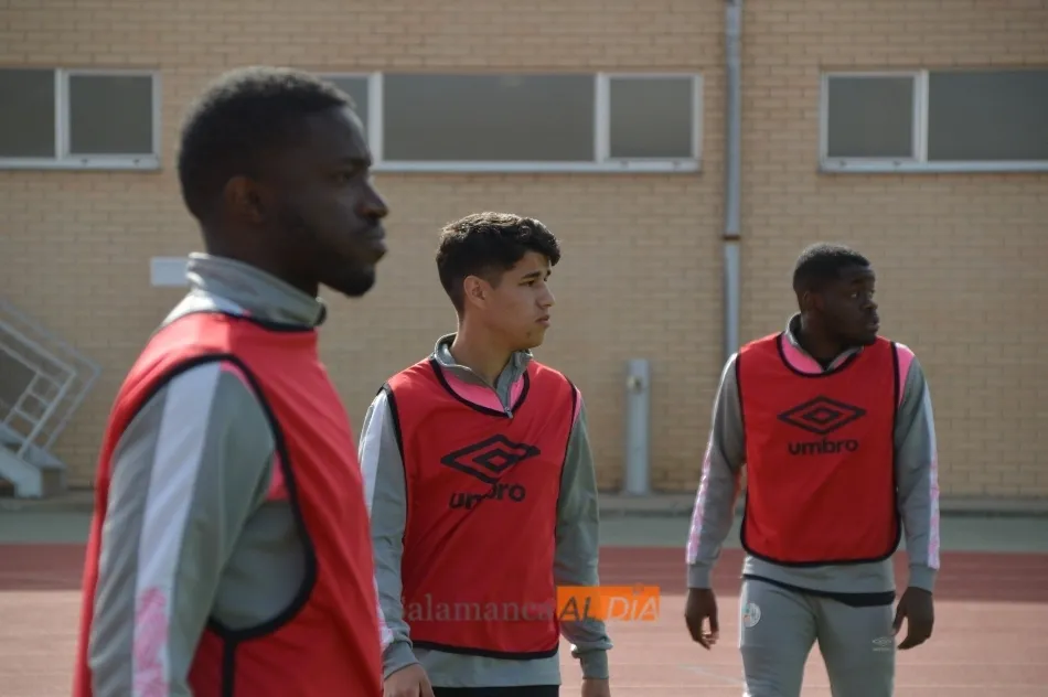 Oumar, Elías y Kever, antes de salir a jugar