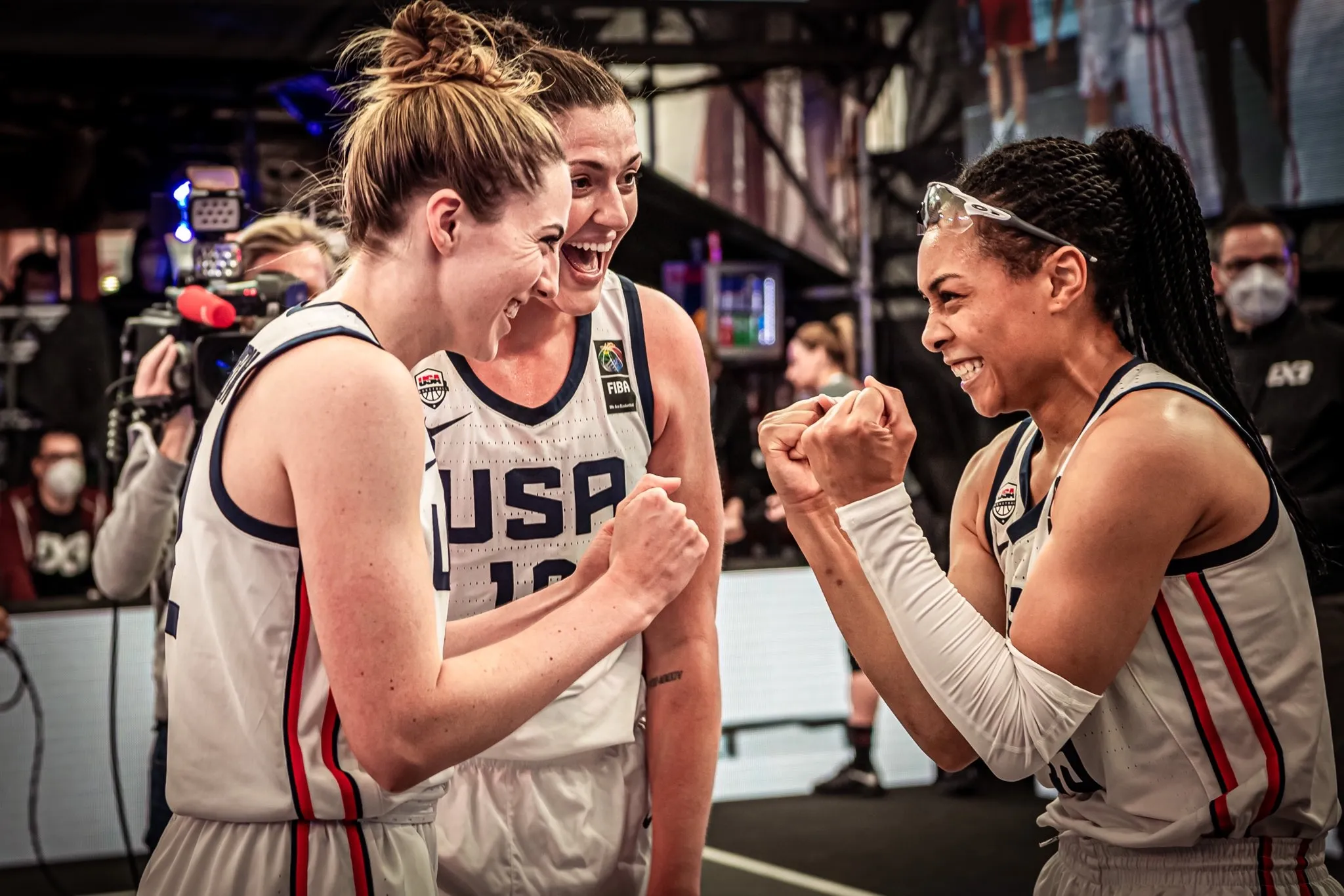 Katie Lou (a la izquierda), con un gesto de rabia / USA