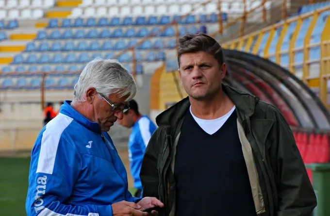 Toni García ( a la derecha), en un partido / TWITTER