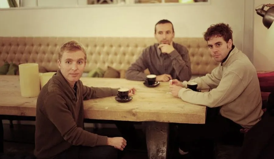 Alberto Navales (España) en la guitarra, Miguel Almeida (Portugal) en el bajo eléctrico y Eduardo Solas (EEUU/España), integrantes de Human Project Trio