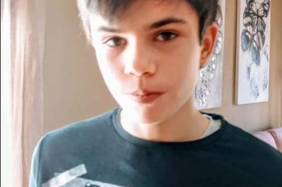 Adrián, en una imagen difundida por sus padres