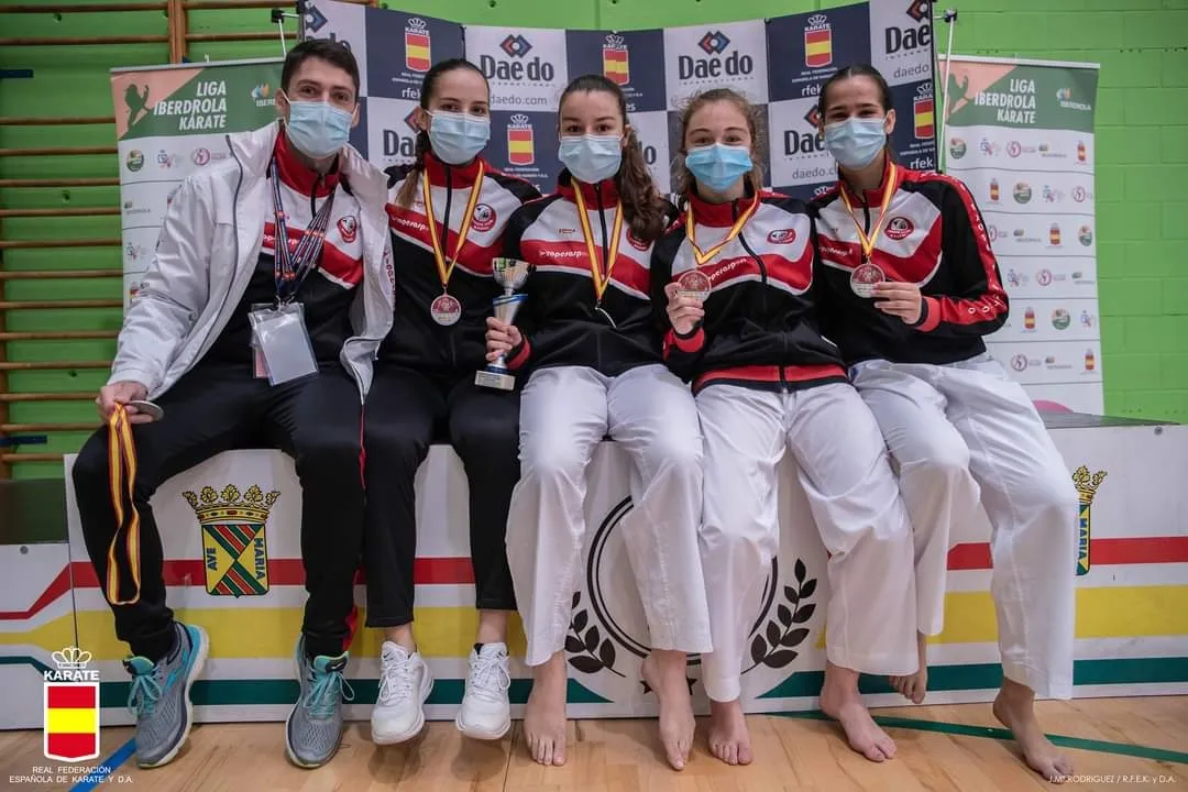 El Kyoto, con sus medallas