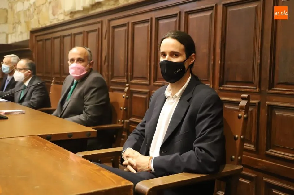 El científico Iñaki Martín-Subero, antes de recibir el X Premio Nacional de Investigación en Cáncer “Doctores Diz Pintado” . Foto de Lydia González