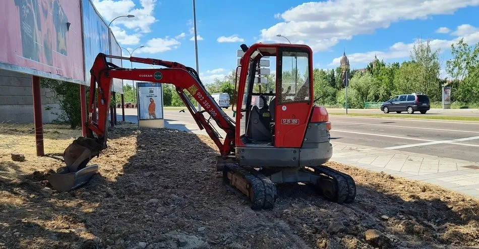 Obras de esta zona ajardinada en la Vía Helmantica