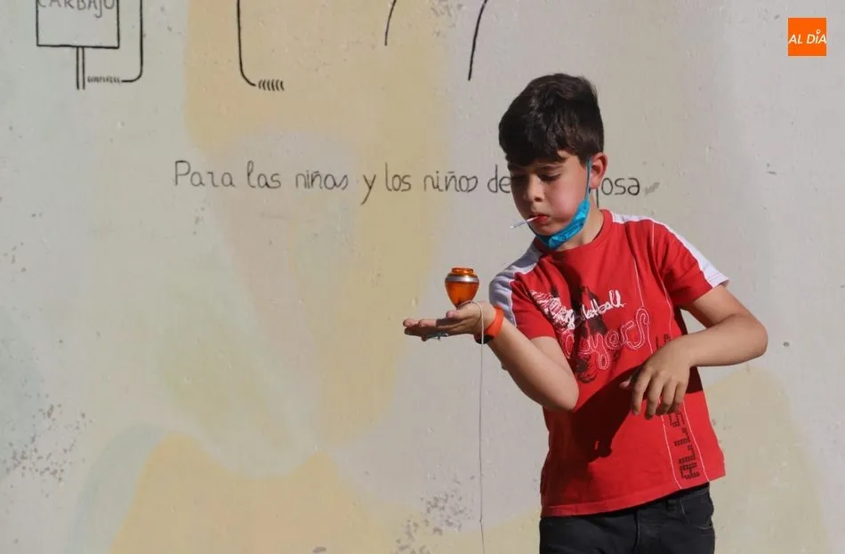 Quedada de peonzas en Carbajosa. Foto: Lydia González