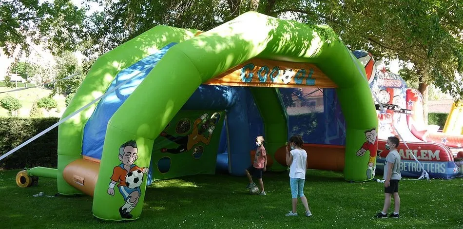 Las Fiestas del Señor concluyen en Carbajosa con un parque hinchable