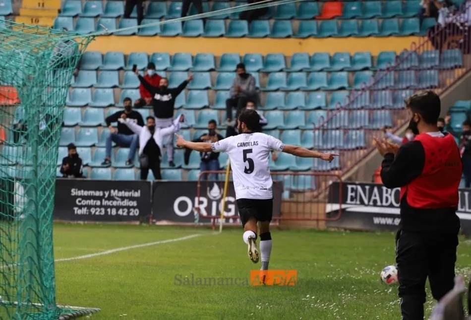 Candelas celebra su último gol con el Salamanca UDS / Lydia González
