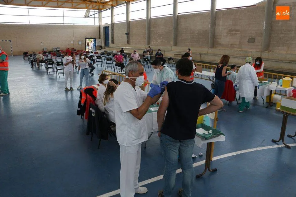 Foto de archivo de la última vacunación masiva realizada en Tamames