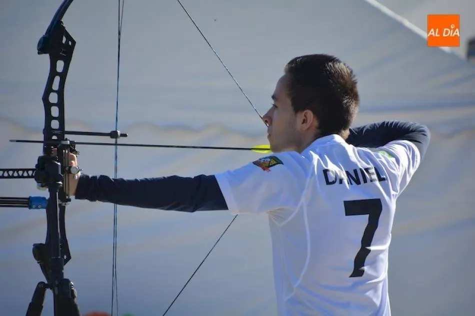 Dani Martín Anaya, con su arco
