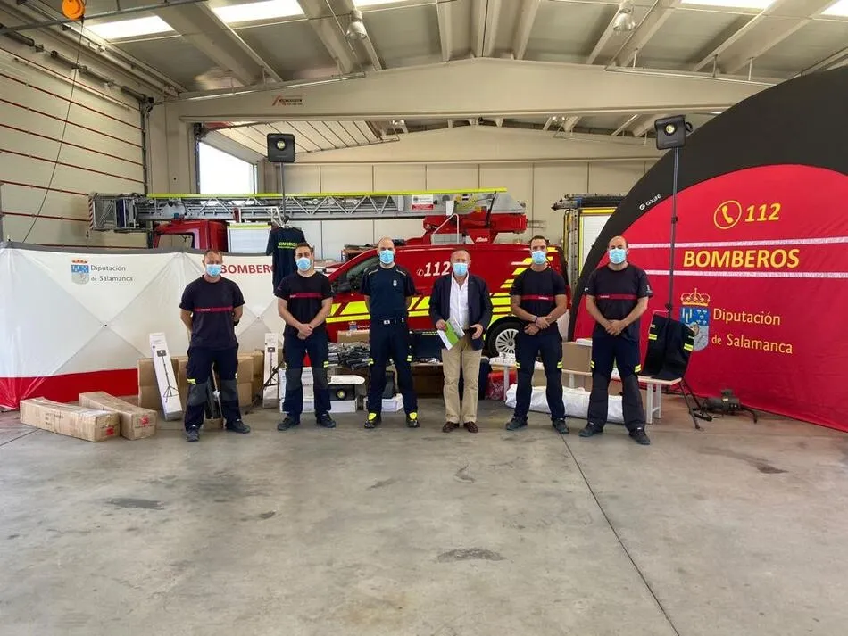 Diputación entrega nuevo equipamiento a los principales Parques de Bomberos de la provincia
