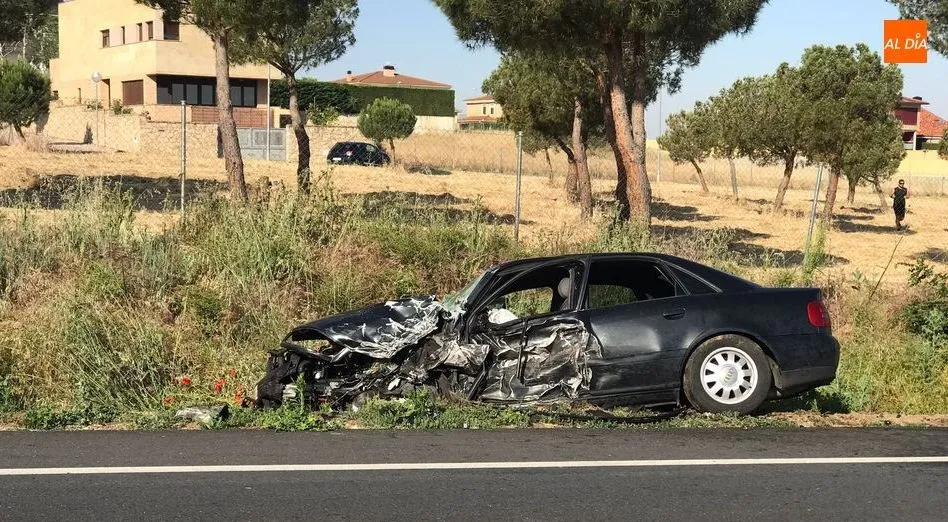Estado de uno de los coches involucrado en este siniestro en la carretera de Alba