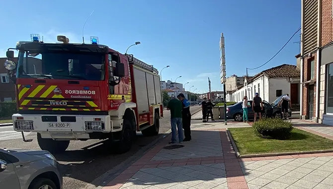 El incendio se producía en un vehículo que se encontraba en la Avenida de Salamanca
