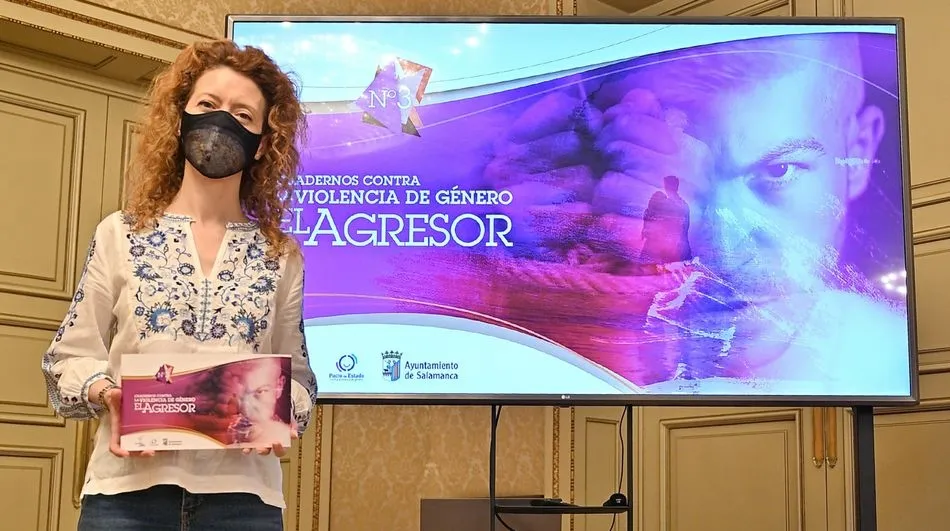 La concejala de Familia e Igualdad de Oportunidades, Ana Suárez, ha presentado el tercer volumen de los Cuadernos Contra la Violencia de Género