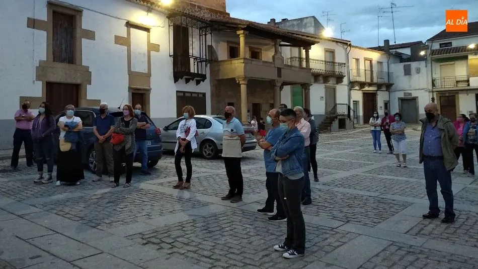 El Ayuntamiento de Lumbrales alza la voz contra los asesinatos de menores víctimas de la violencia ...