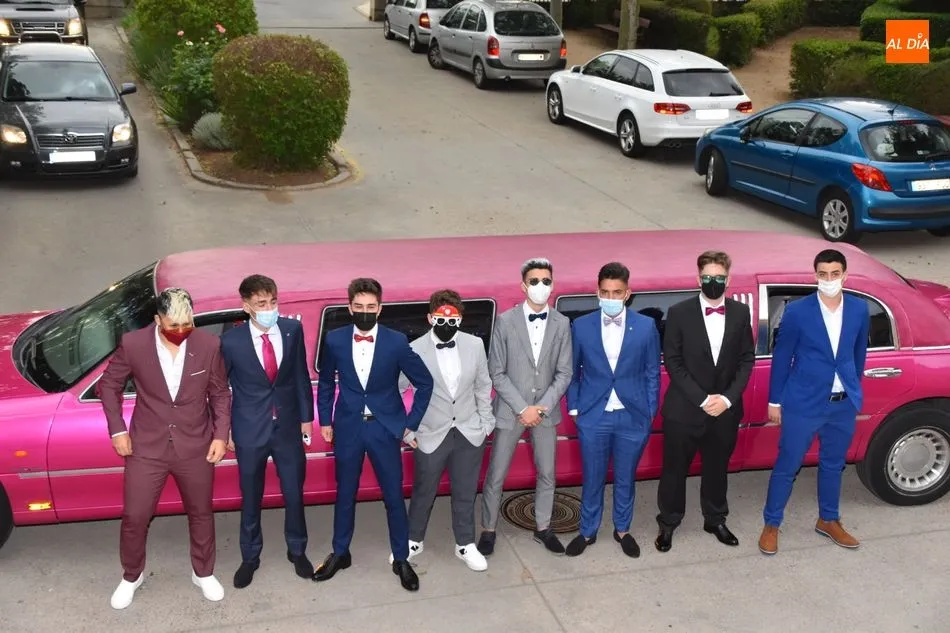 Emotiva ceremonia de graduación de Segundo de Bachillerato en el Colegio San Agustín