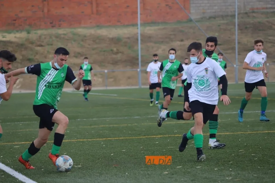 Un encuentro celebrado en Los Cuernos / Lydia González