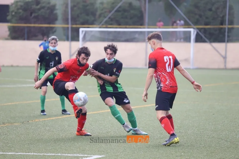 Un duelo de juveniles en el Rosa Colorado / Lydia González