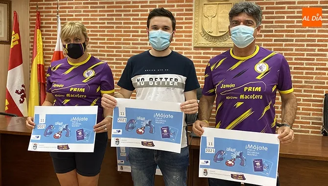 El Club Atletismo Macotera y el Ayuntamiento de la Villa han presentado la iniciativa Mójate en favor de la Esclerosis Múltiple