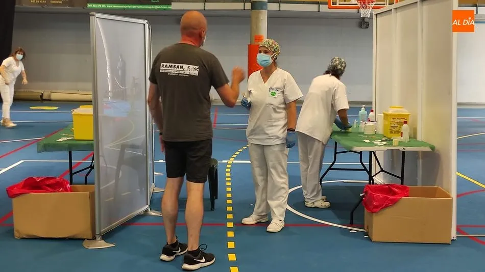 Vacunación masiva en el pabellón municipal de Guijuelo