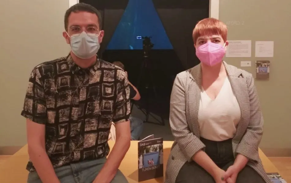 Natalia Piñuel (Playtime Audiovisuales), a la derecha, en la presentación del 26º ciclo de Visiones Contemporáneas, que está dedicado a la cantante, bailarina y coreógrafa Tuixén Benet