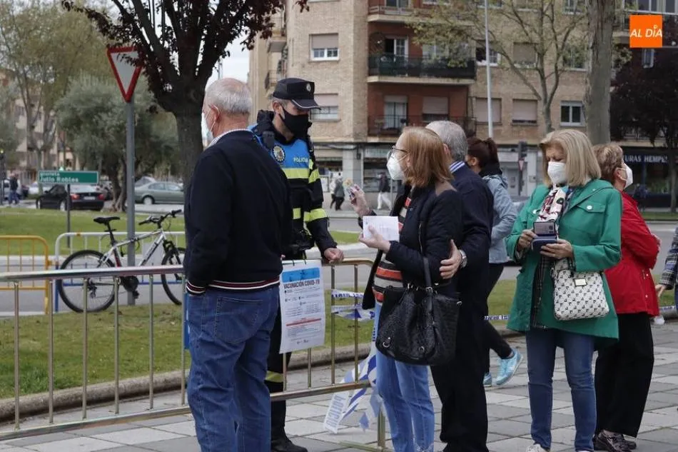 Respecto al grupo de 40 a 49 años -el que se está inoculando estas semanas en Salamanca y provincia-, más de 15.000 salmantinos ya tienen al menos una dosis