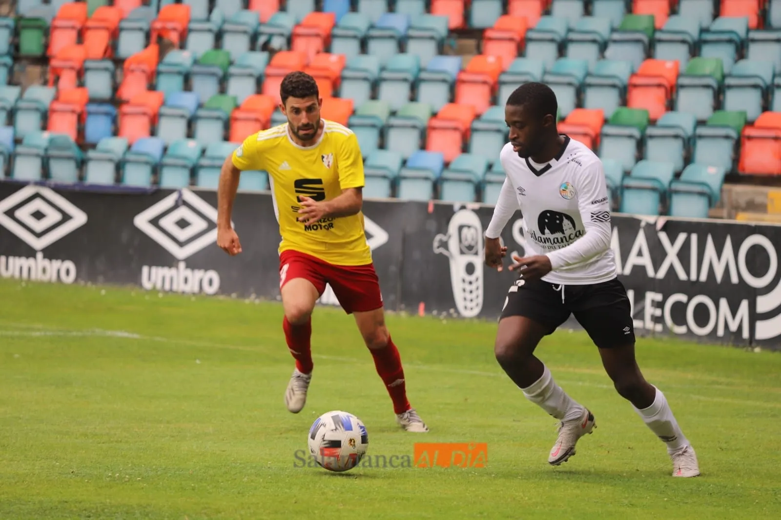 Oumar, ante su par / Lydia González