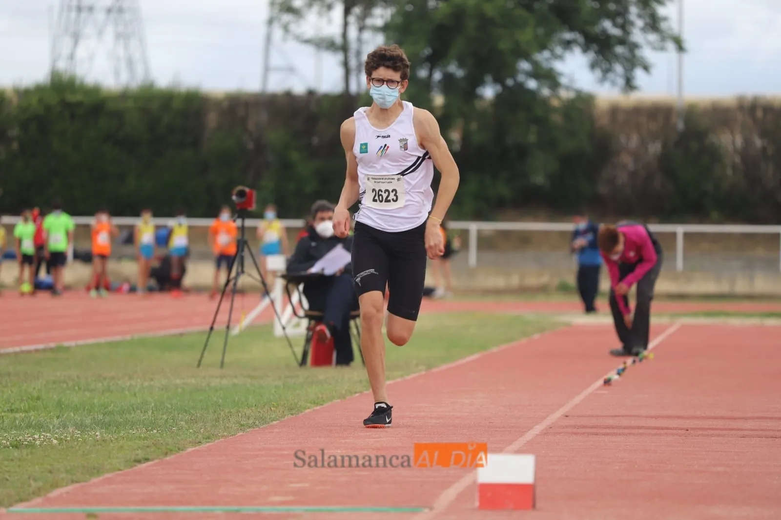 Un atleta, en el Provincial del pasado fin de semana / Lydia González