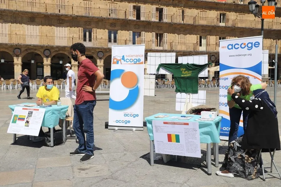 Mesas informativas por el Día del Refugiado en la Plaza Mayor