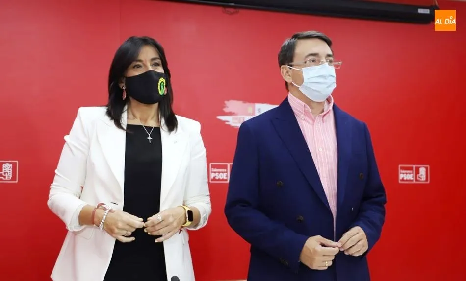 El Secretario General del PSOE de Salamanca, Fernando Pablos y la Secretaria de Organización del PSOE de Castilla y León, Ana Sánchez. Foto de Lydia González