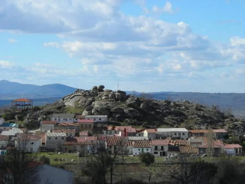 Sanchotello declara tres días de luto por el asesinato de la cooperante María Hernández  