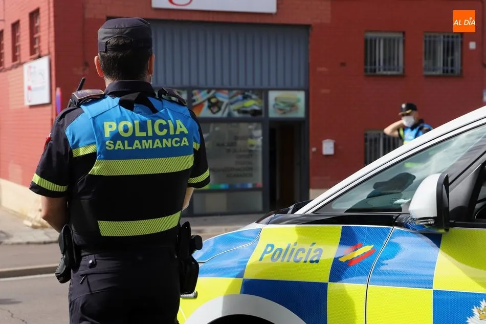 12 denuncias por no llevar mascarilla en la primera noche en que no es obligatoria en exteriores