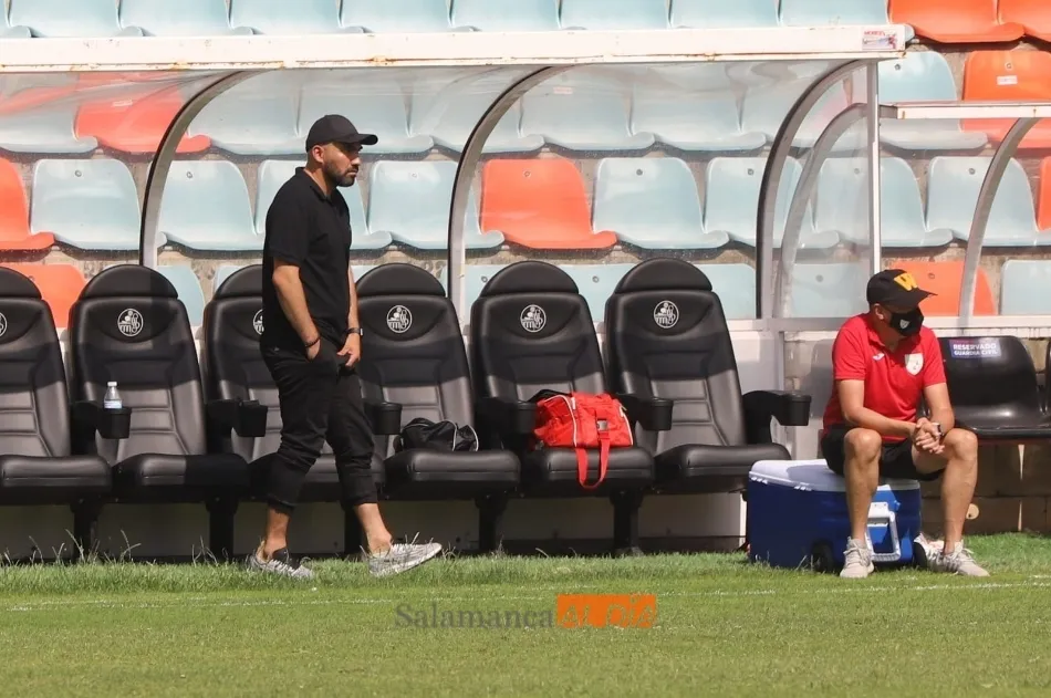 Jehu, en el banquillo del Helmántico / Lydia González