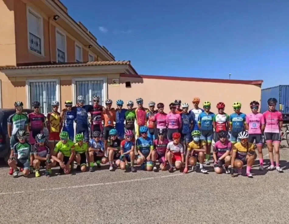 La escuela de ciclismo Promesal, en la concentración precampeonato de España de ciclismo escolar