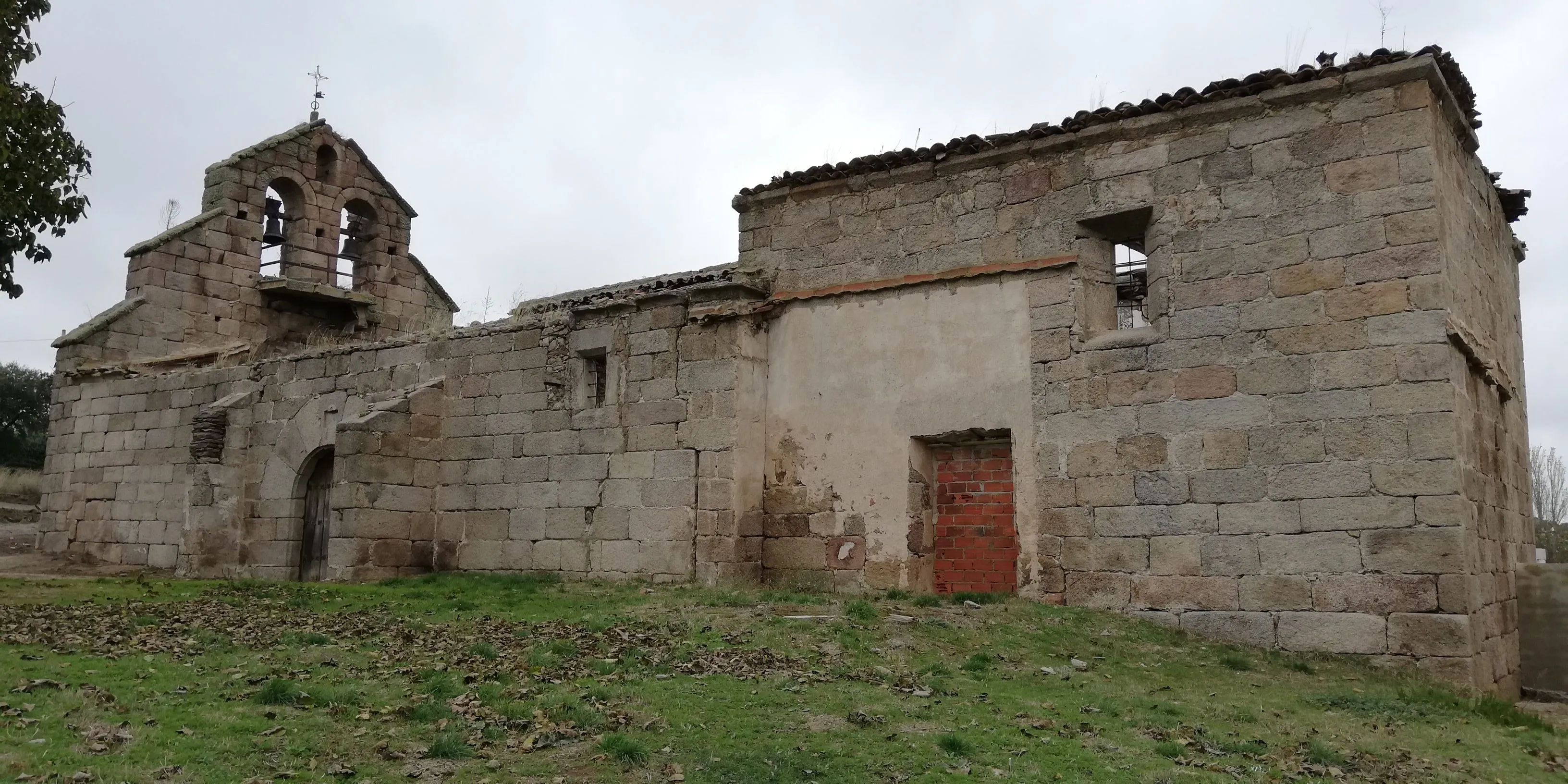 Iglesia de San Miguel en Encina de San Silvestre
