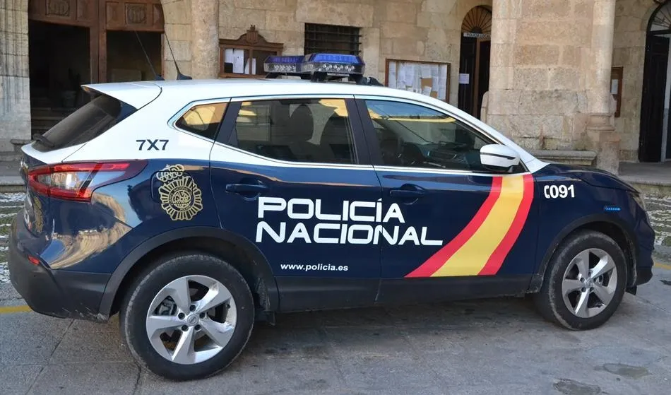 Una mujer detenida en la plaza de Gabriel y Galán por robo con intimidación con una navaja