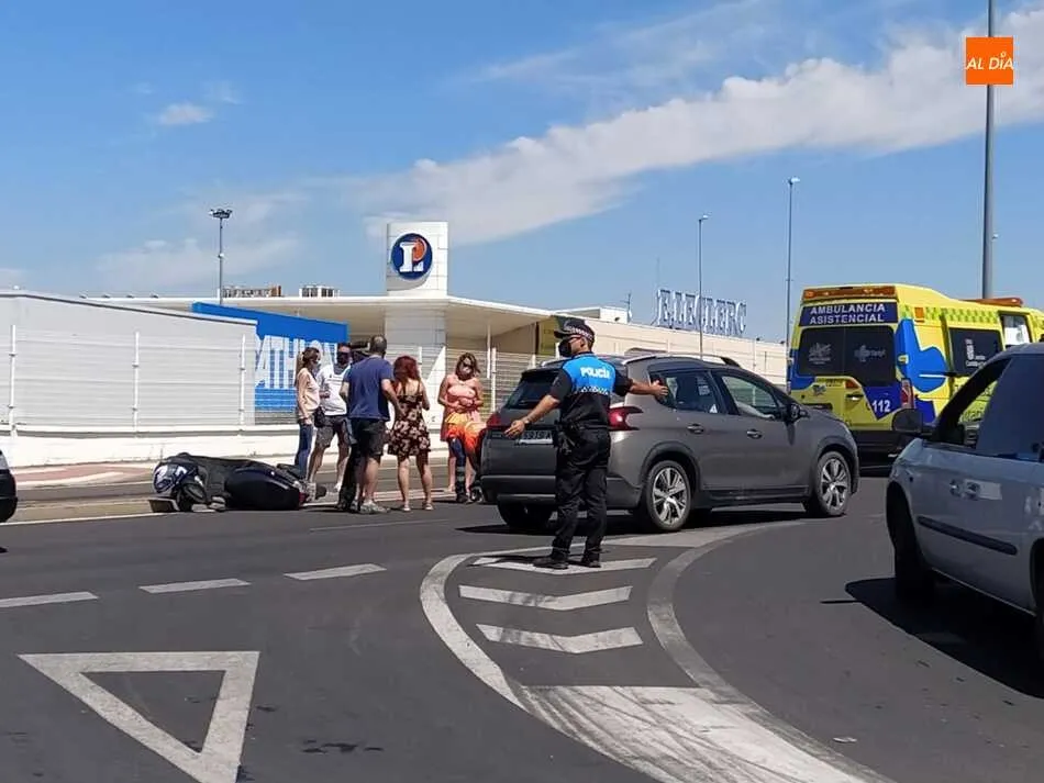 Colisión entre una motocicleta y un vehículo