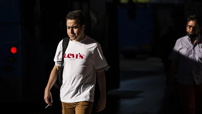 Sanidad notifica 33.932 casos y 17 muertes, mientras la incidencia sube a 368