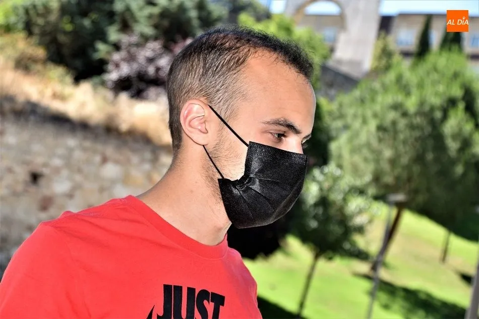 Alessandro Rodríguez, el joven de 17 años, en una entrevista para SALAMANCArtv ALDÍA | Fotos: A.M.